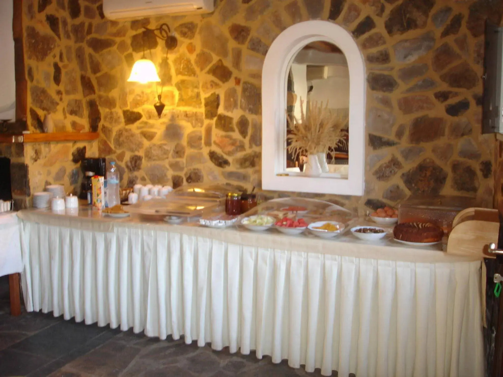 Hotel PARALIAKO Kyparissi