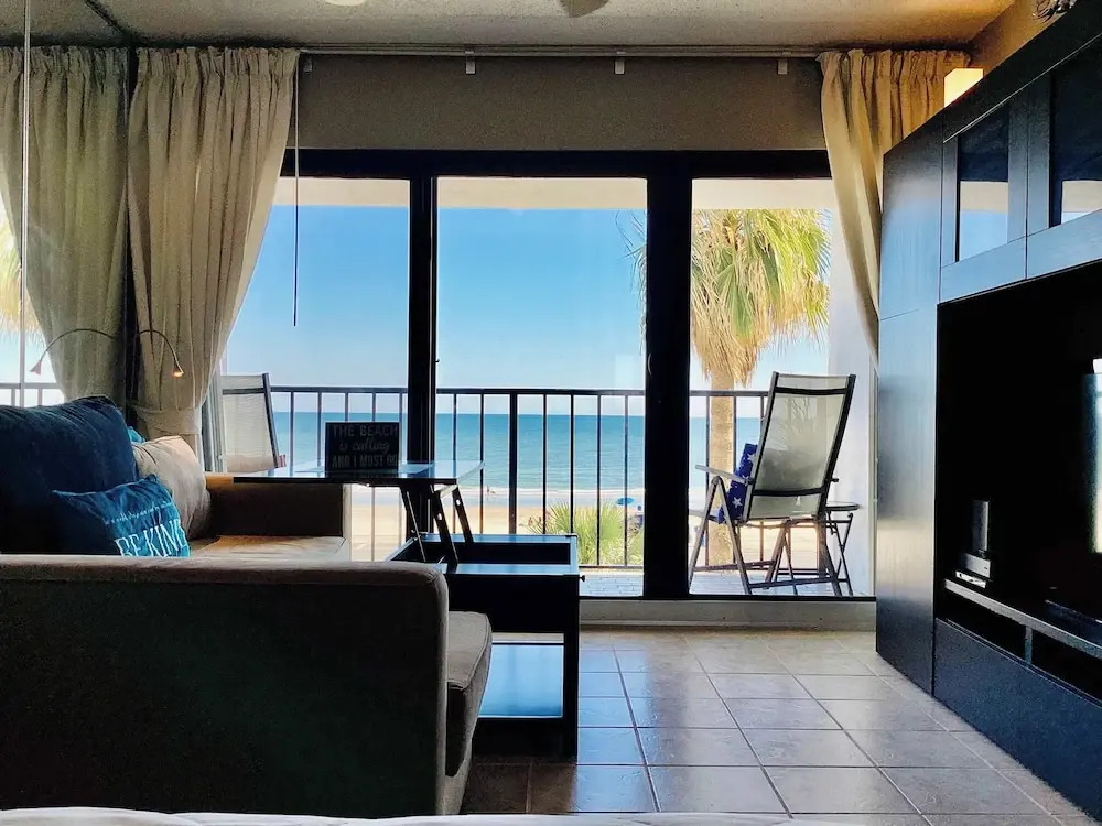 Shoreline Studio Condo for 4