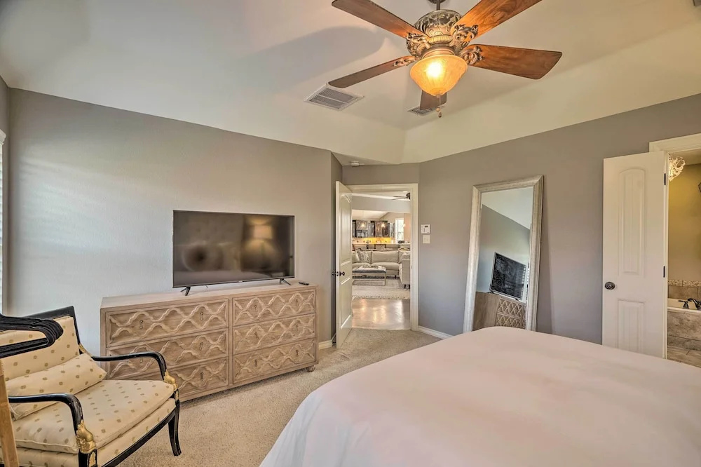 Luxe Midland Retreat w/ Patio, Grill & Yard!