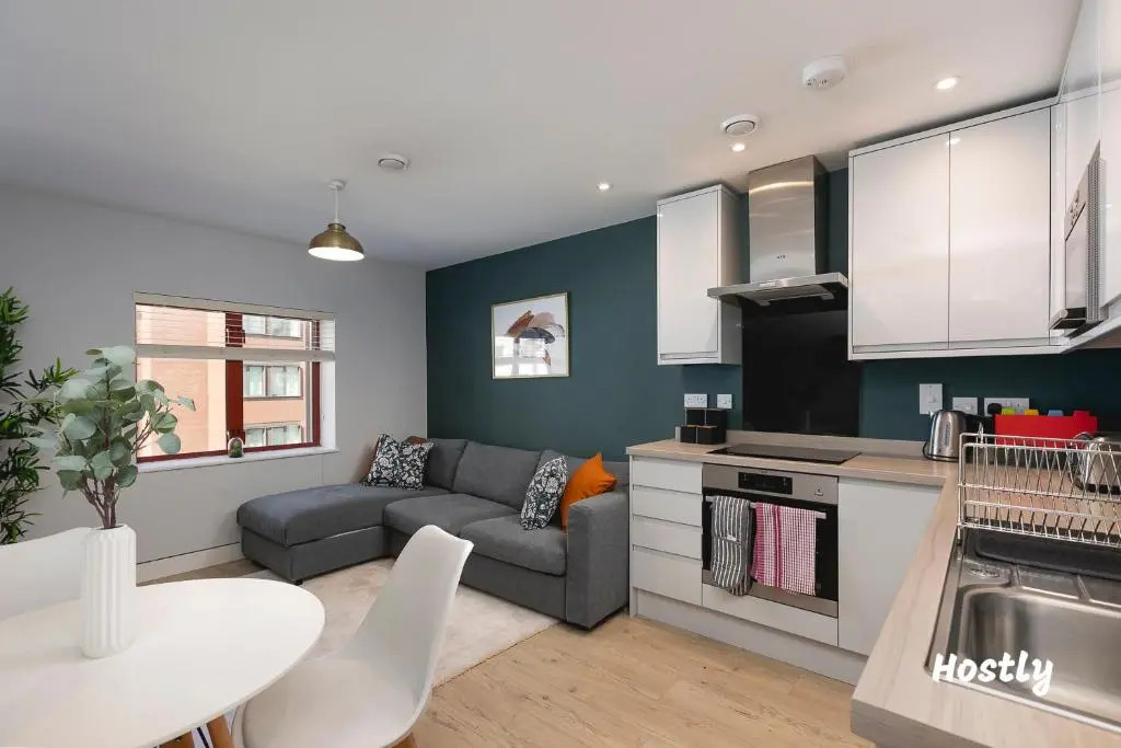 Wesley Gate Apartments - Building 3, by Hostly