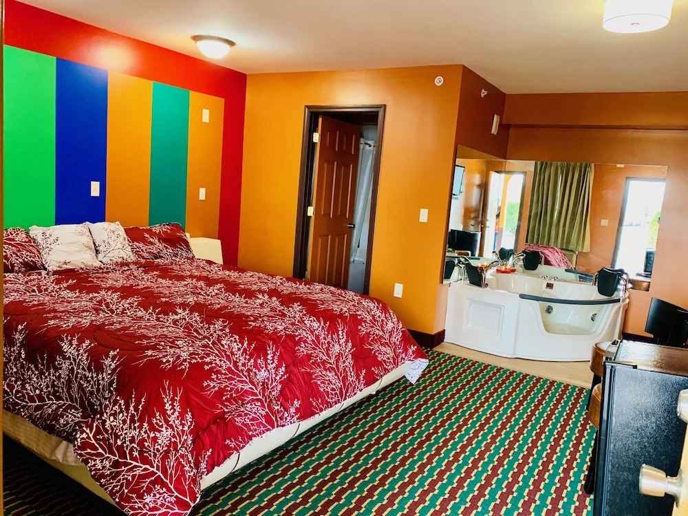 Motor City Inn & Suites