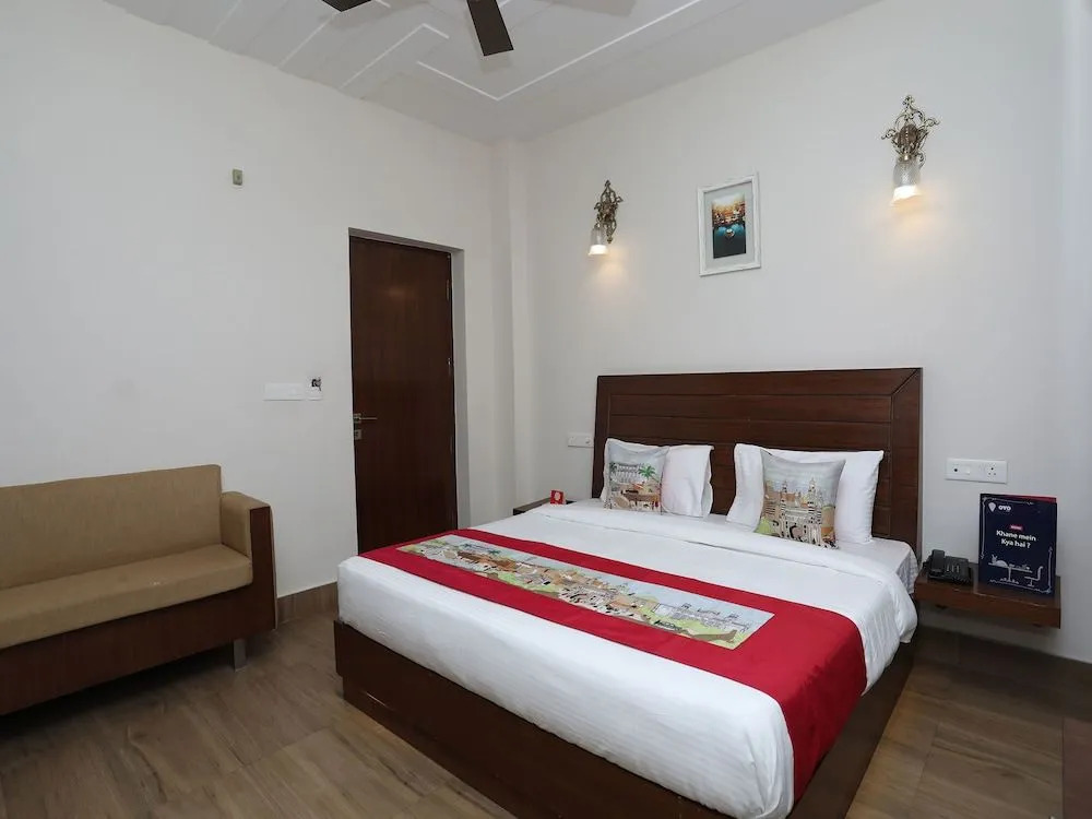 OYO 10380 Hotel The Green Majestic