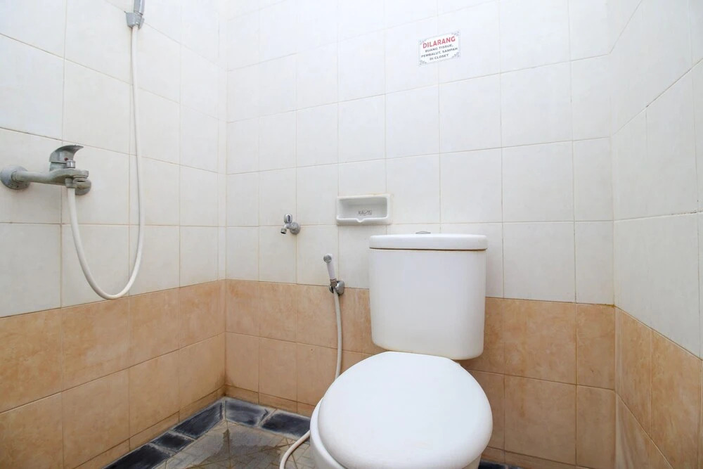 Airy Stasiun Balapan Monginsidi 106 Solo
