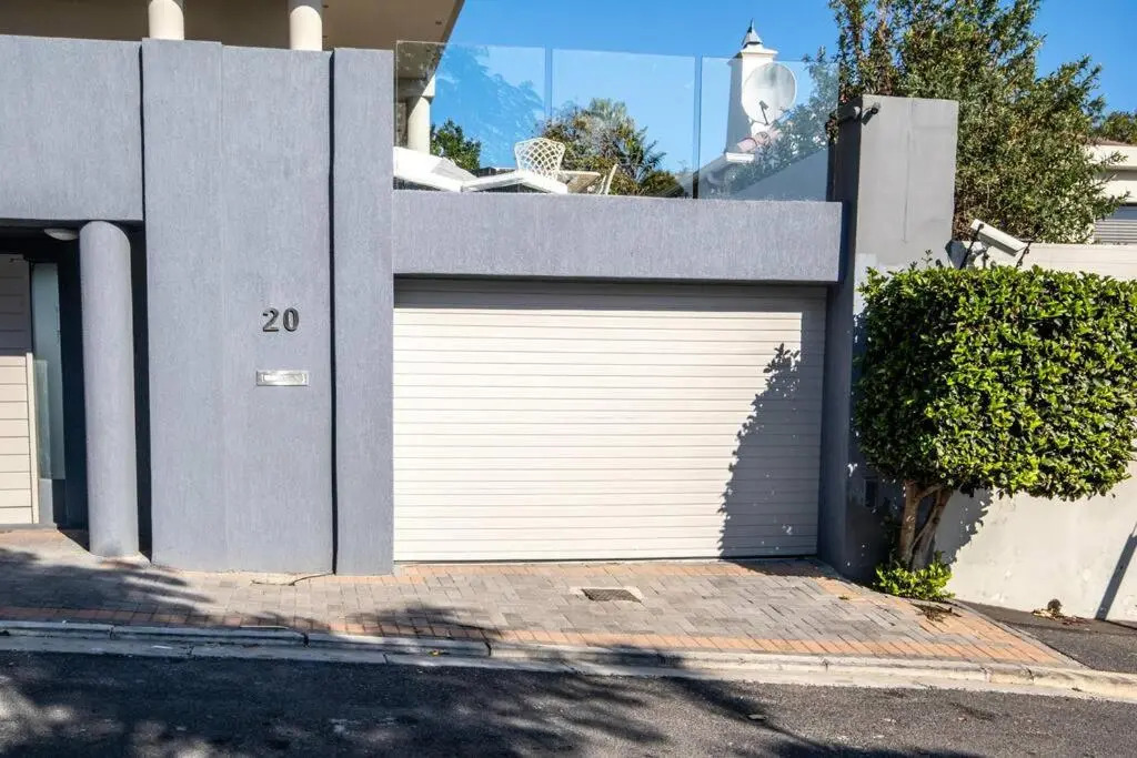 HQ Warm and Cosy 1 Bedroom Unit In Sea Point