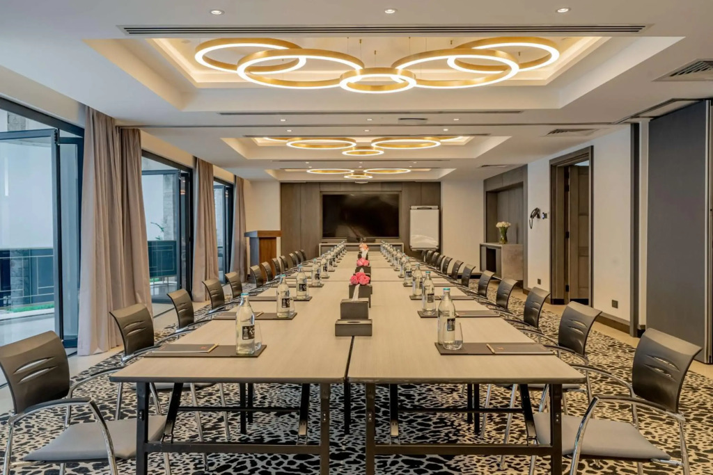 Отель Kwetu Nairobi Curio Collection By Hilton