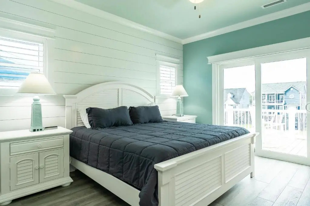 Wait N Sea by Oak Island Accommodations