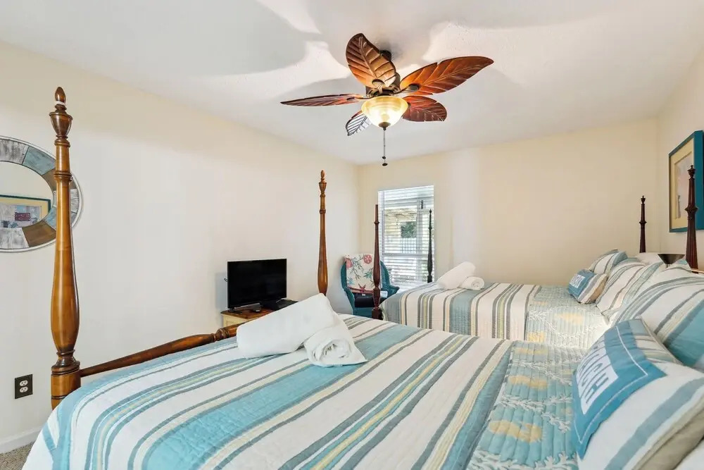 Breezy PCB Vacation Rental w/ Lanai, Walk to Ocean