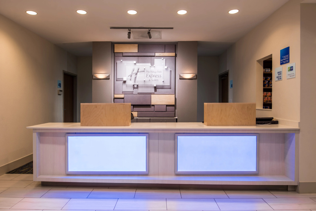 Holiday Inn Express Hotel & Suites Tampa-Anderson Road-Veterans Exp by IHG
