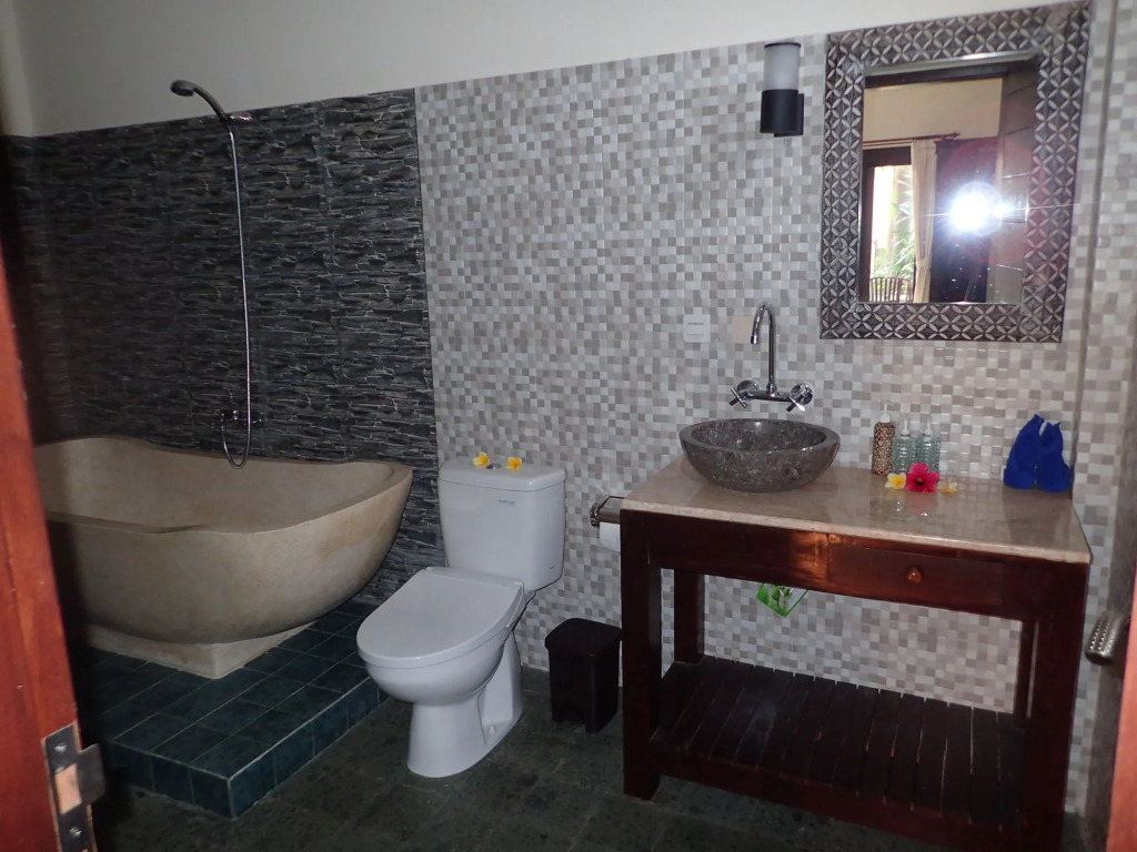 Alami Resort, Restaurant and Dive Center
