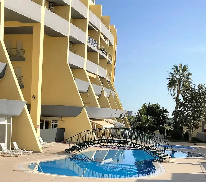 Sun & Sea, Meia Praia Suite