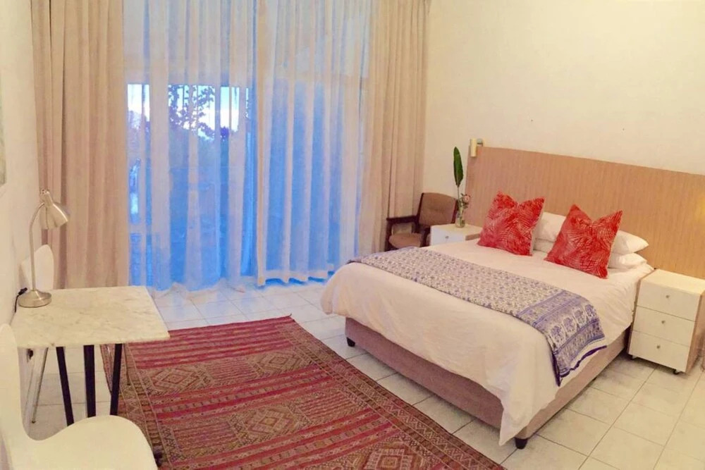 Peaceful Camps Bay 5 Bedroom Nature Villa