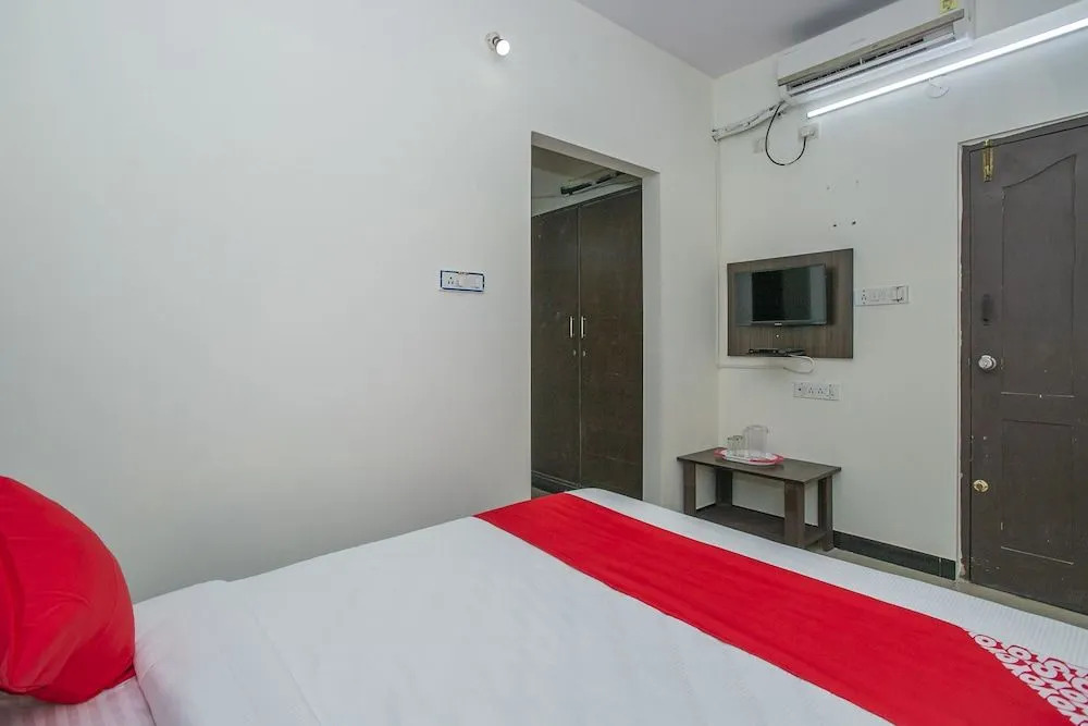OYO 26817 GKS Residency