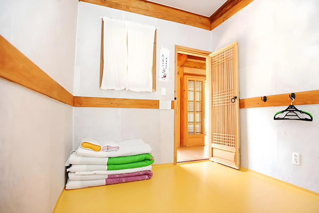 Happiness Full Hanok Guesthouse