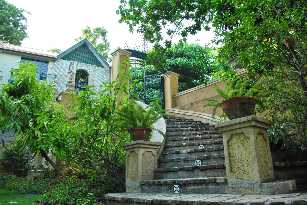 Gayac Residences