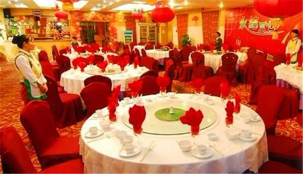 Adange Hotel