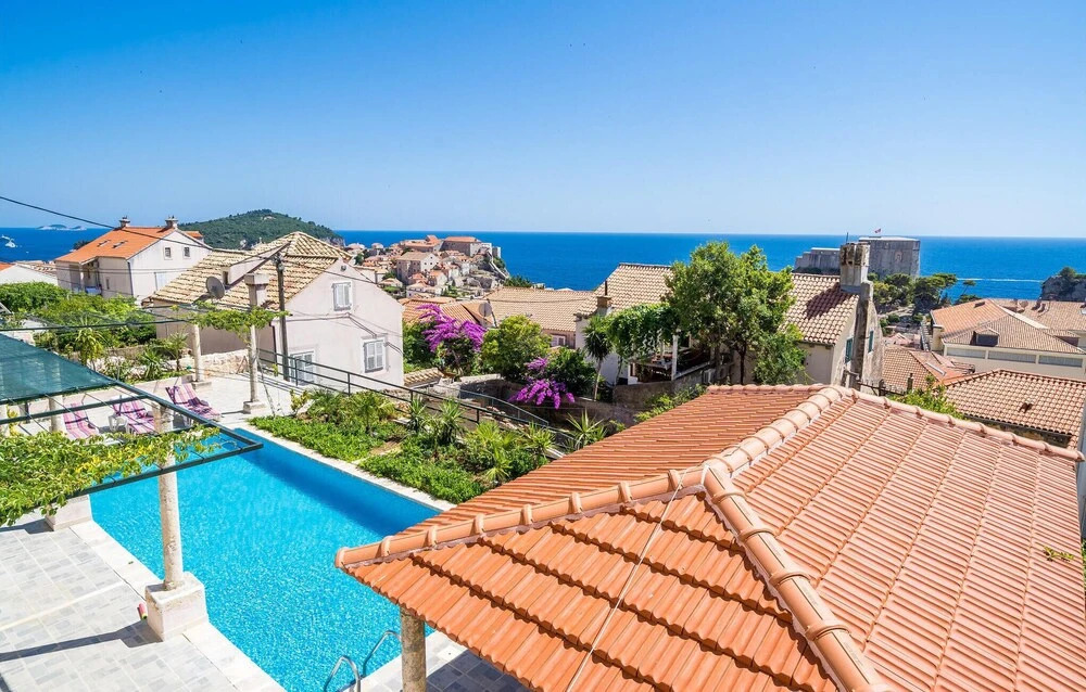 Nice Apartment in Dubrovnik With Outdoor Swimming Pool, Wifi and 5 Bedrooms