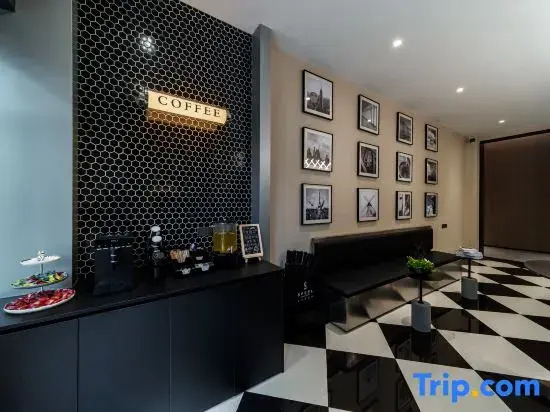 SFEEL Designer Hotel (Kunming Dianchi Houhai)