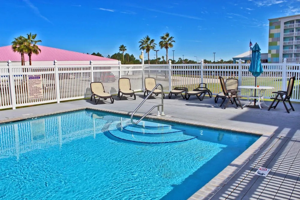 Seascape 102 by Youngs Suncoast