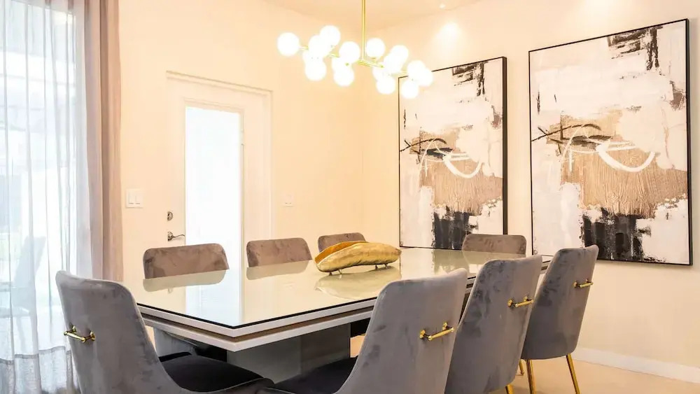 Upstay Family Fun 5BR Retreat w Pool & Games Room