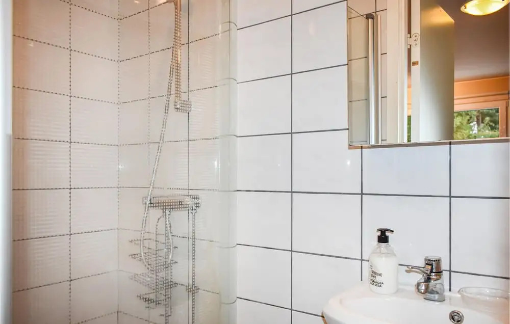 Stunning Home In Höllviken With Wifi