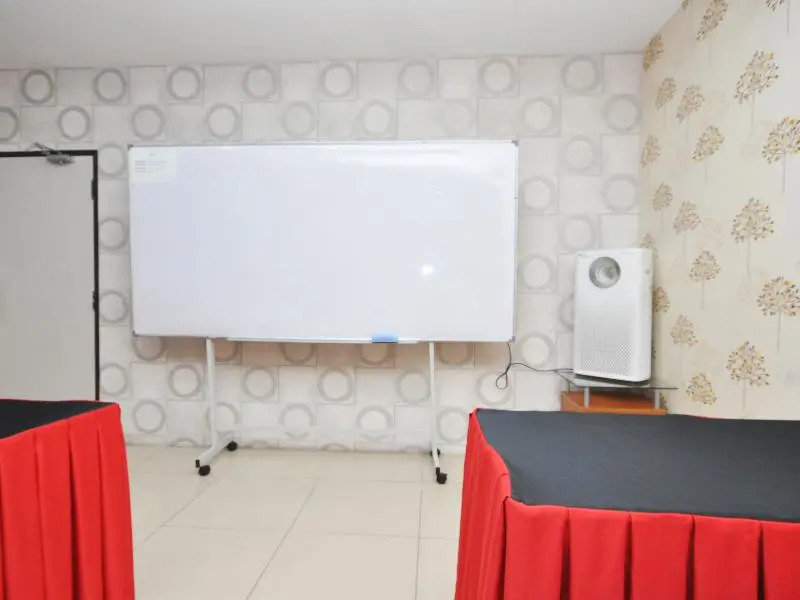 Ada Hotel & Apartment