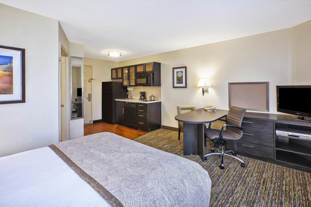 Candlewood Suites Indianapolis Northeast by IHG