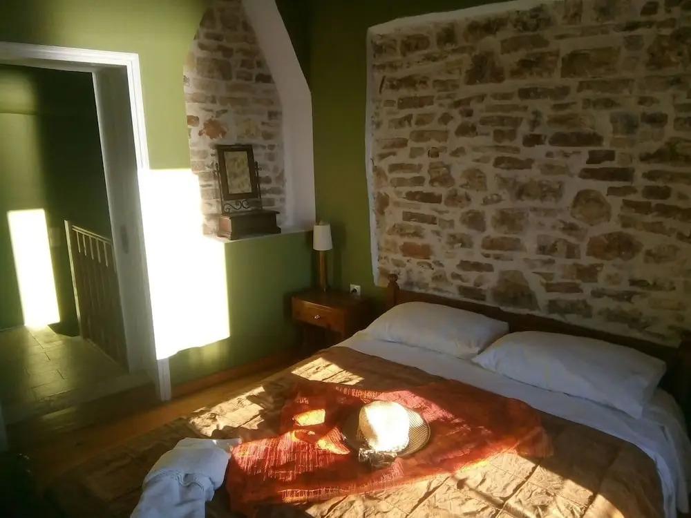 "aristidis Stone House"