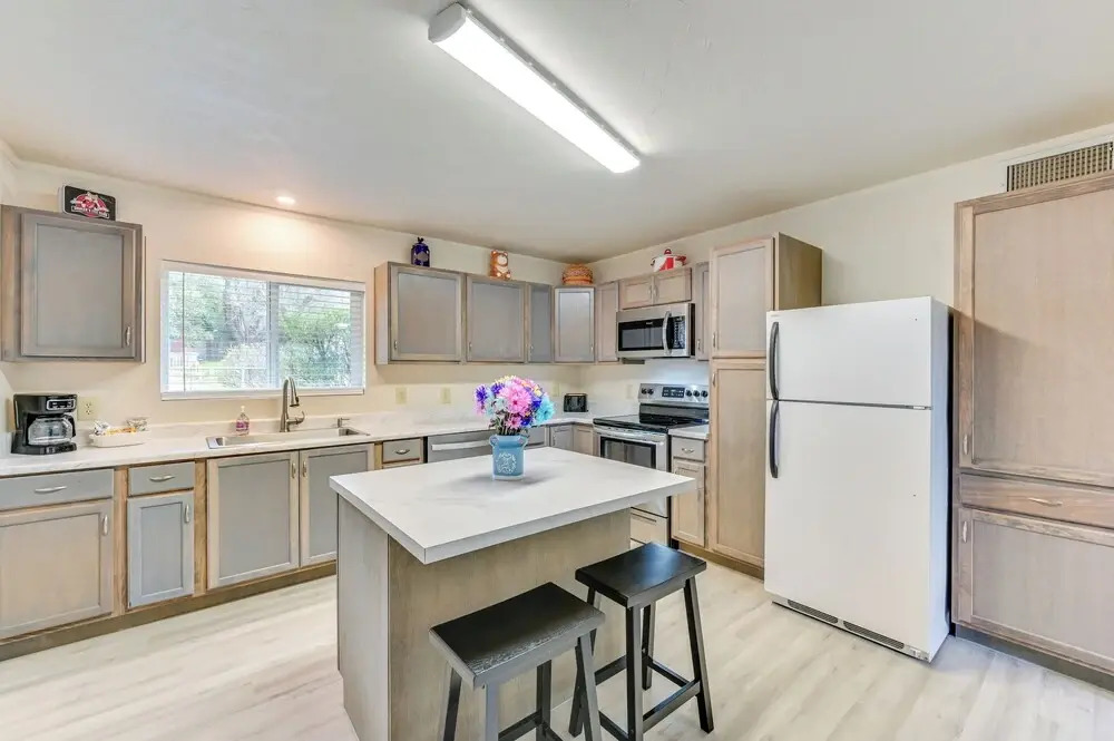 Pet-friendly Camp Verde Home w/ Gas Grill!