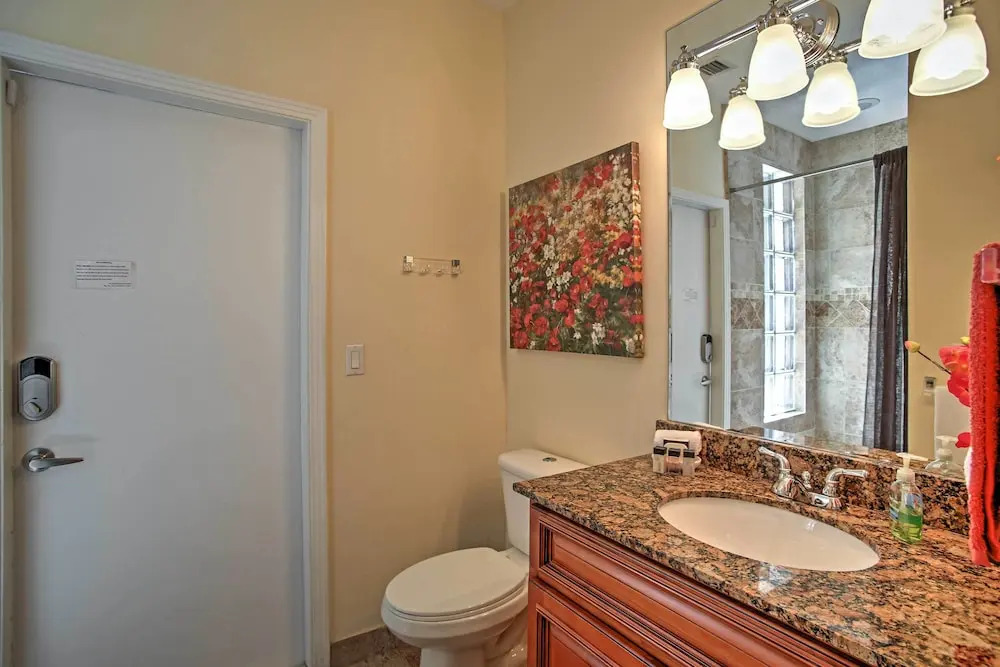 Walk to Beach! Poolside Oasis in Pompano