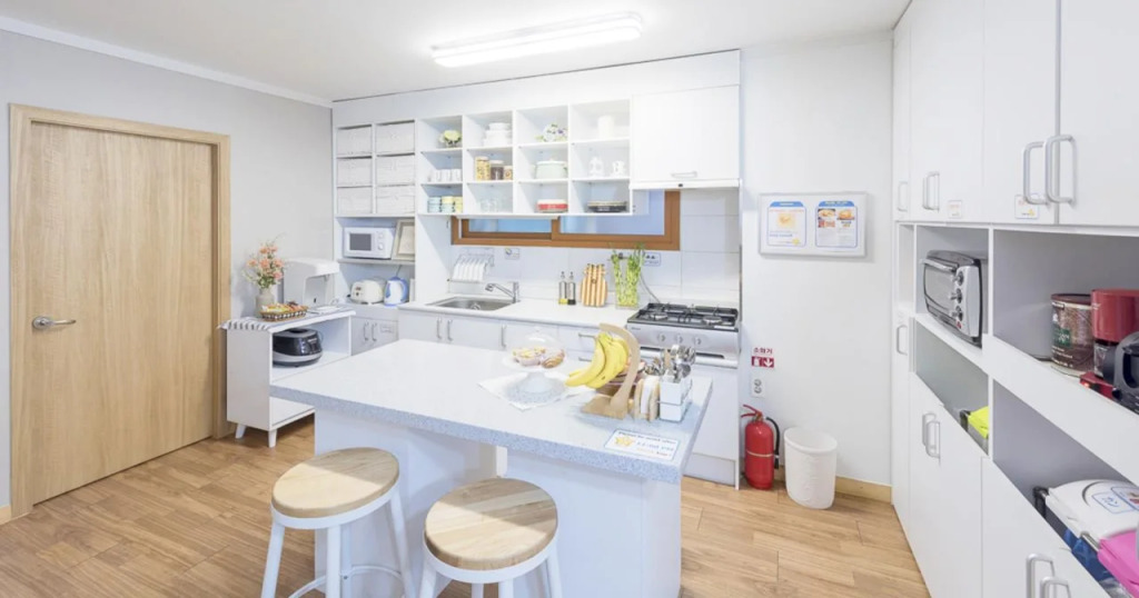 Cozzzy Guest House - Hostel