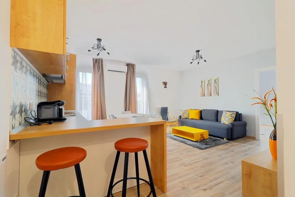 Apartment Stylish near Otopeni Airport