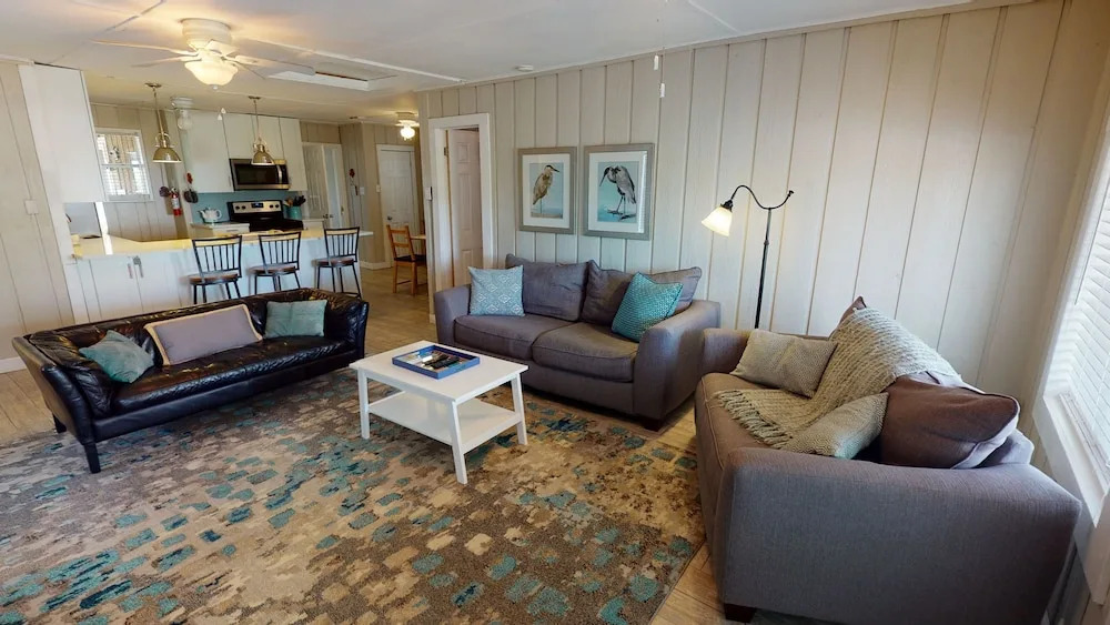 Shore Beats Work 2 Bedroom Home