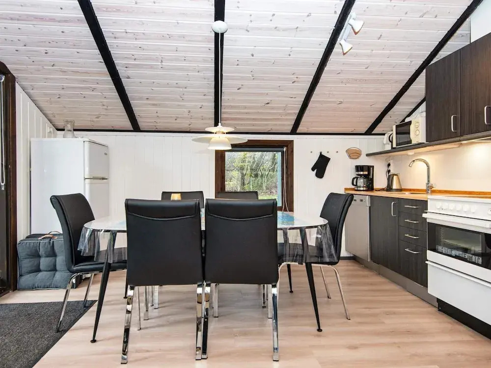 6 person holiday home in Oksbøl-By Traum
