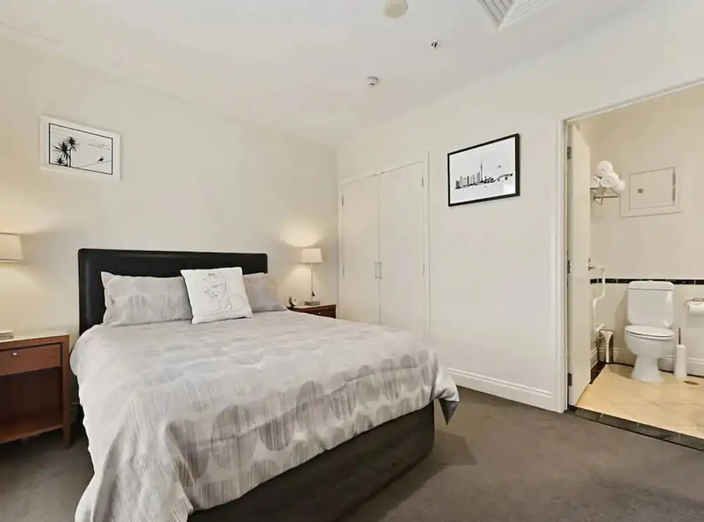 Pool, Gym And Style In The Cbd