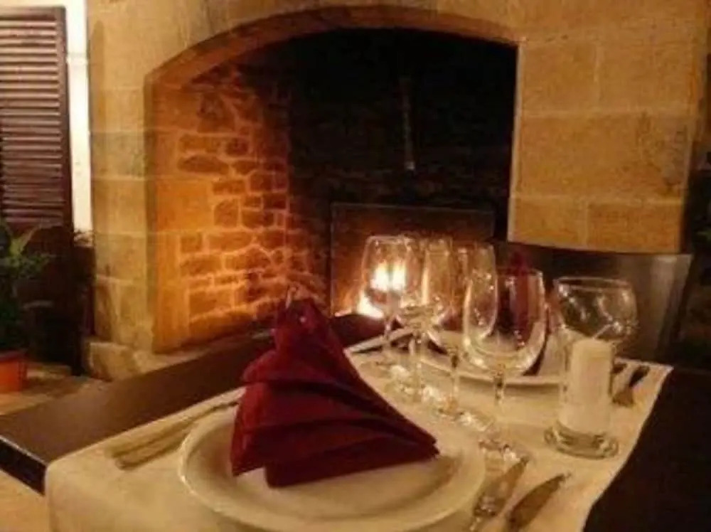 Logis Hôtel Auberge de Cartassac