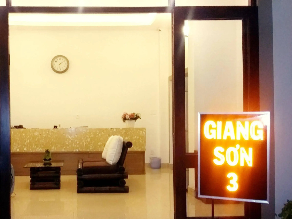 Giang Son 3 Hotel