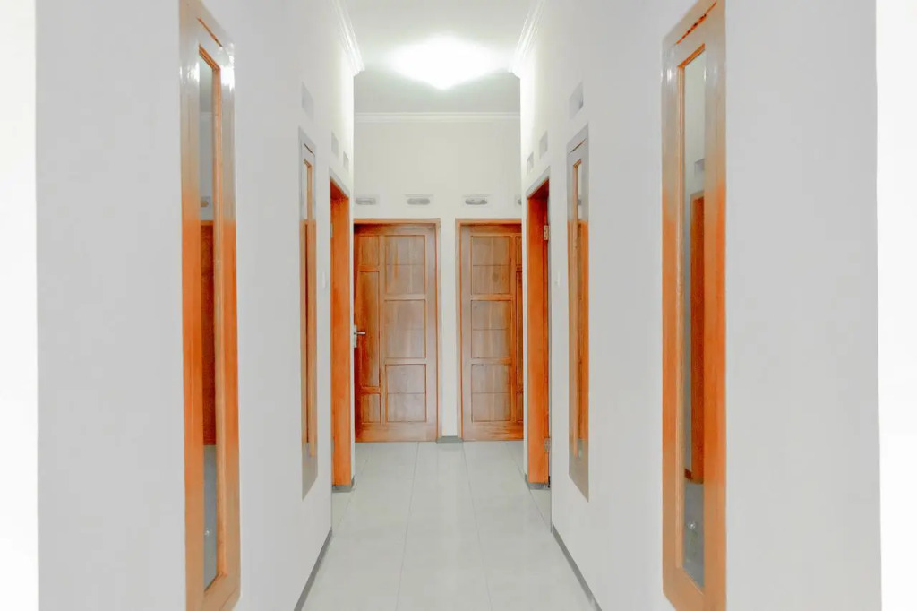 RedDoorz near BNS 3 Kota Wisata Batu