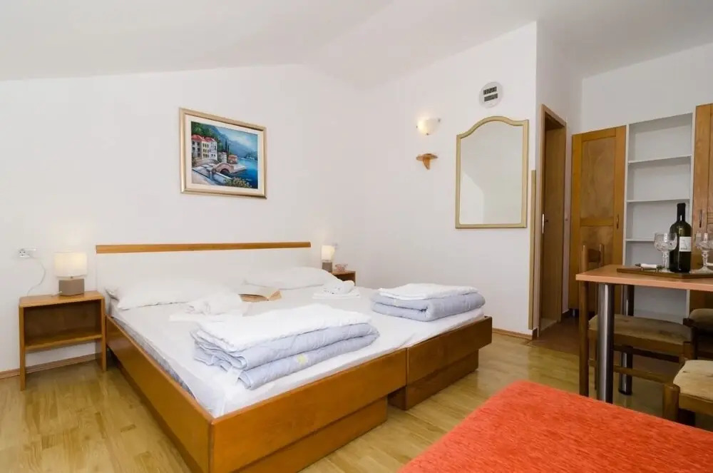Pavo - Comfortable With Parking Space - SA2