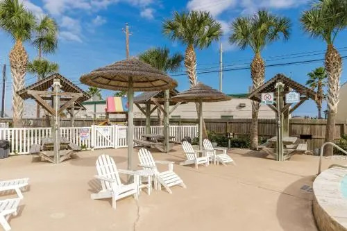 Nemo Cay Resort D109 by RedAwning