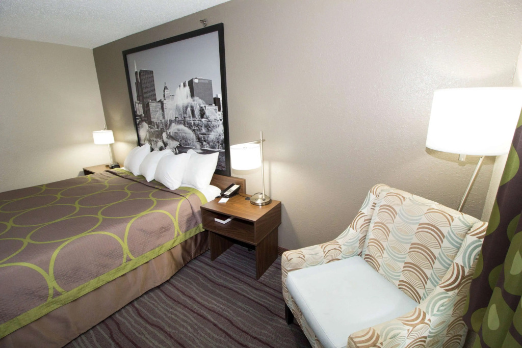 Super 8 by Wyndham Chicago OHare Airport