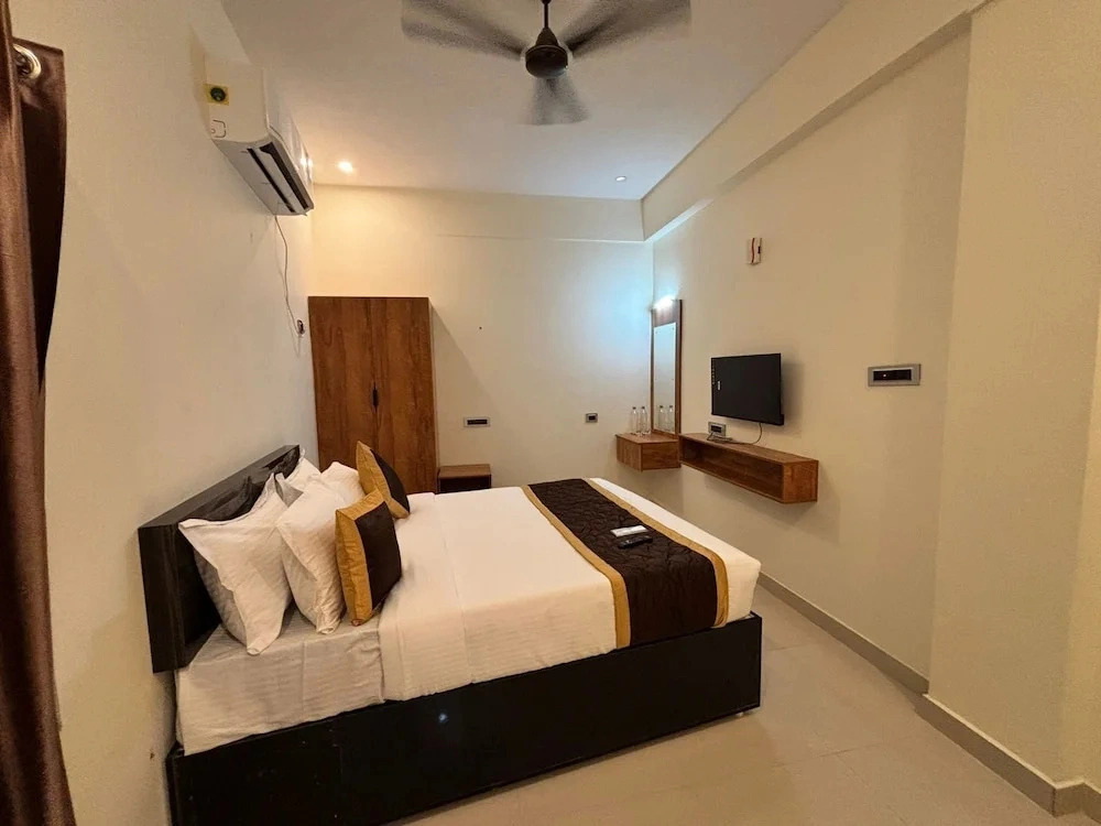 Thamira Grand Palace