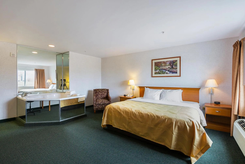 Quality Inn & Suites Belmont - Platteville