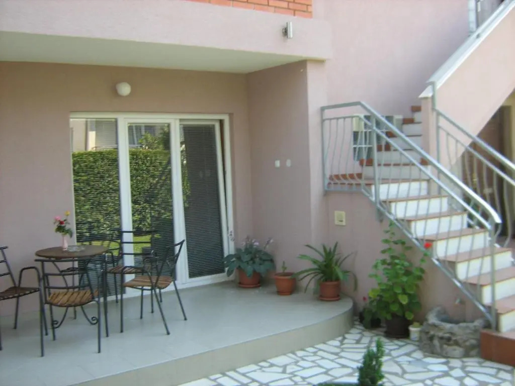Mitkos Guest House