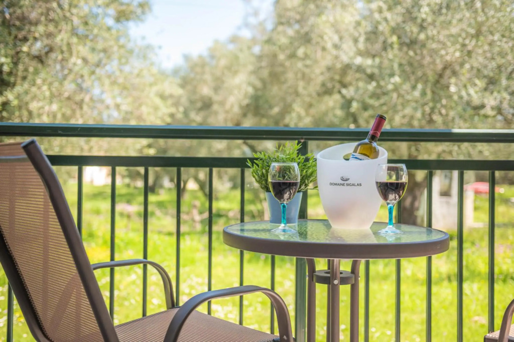 Yianetta Hotel & Suites