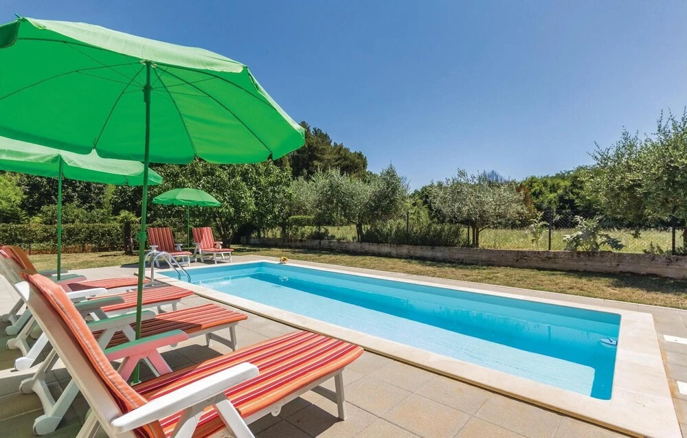 Stunning Home in Porec With Wifi and 3 Bedrooms