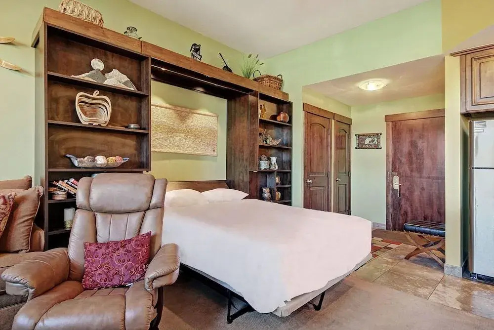 River Mnt Lodge E101