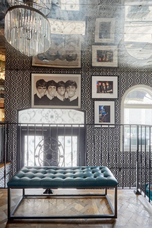 The Crescent Hotel Beverly Hills