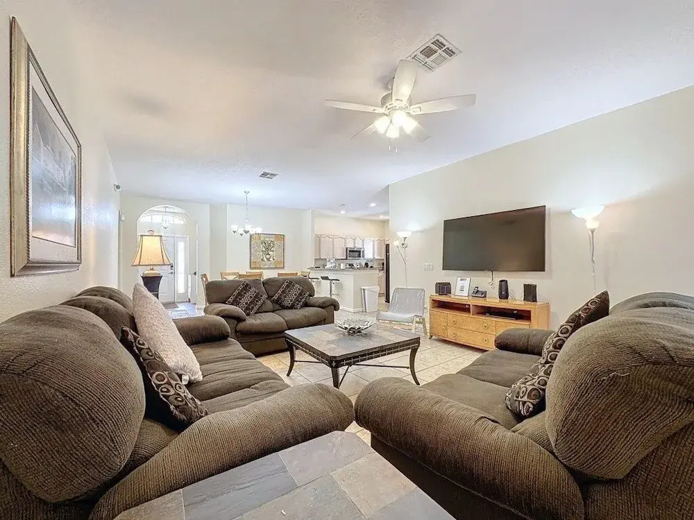 Walk To Silver Spurs Rodeo And Heritage Park 4 Bedroom Home
