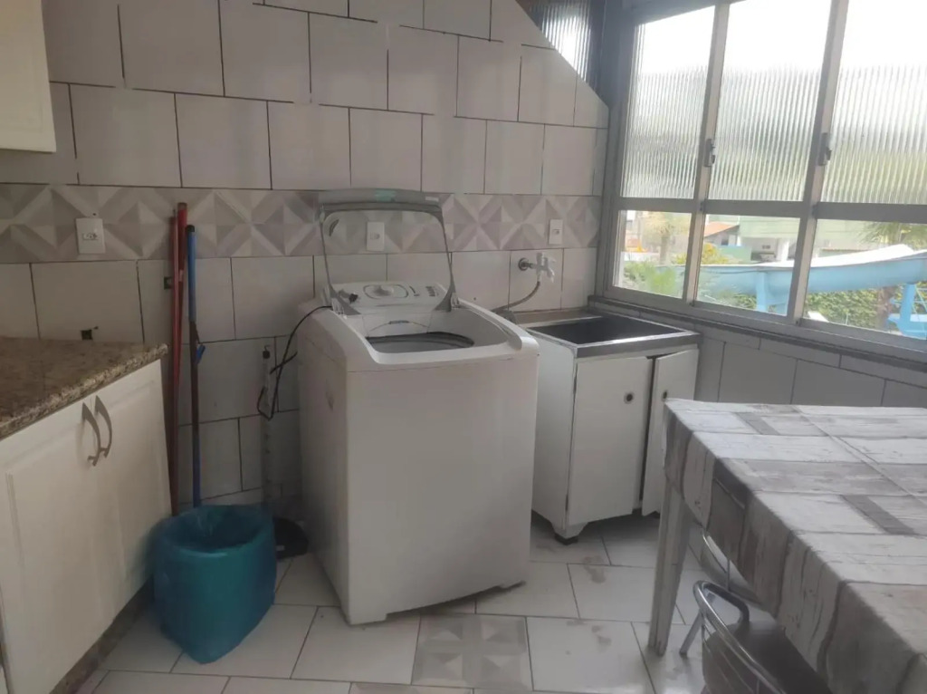 Apartamento amplo pé na areia - Itapema 180m da Praia