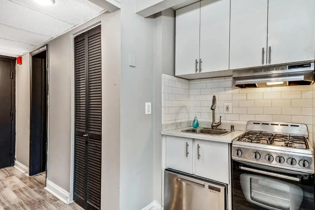 Elevator Newly Renovated Rittenhouse Square 1BR W/D, 3 Blocks to Park!